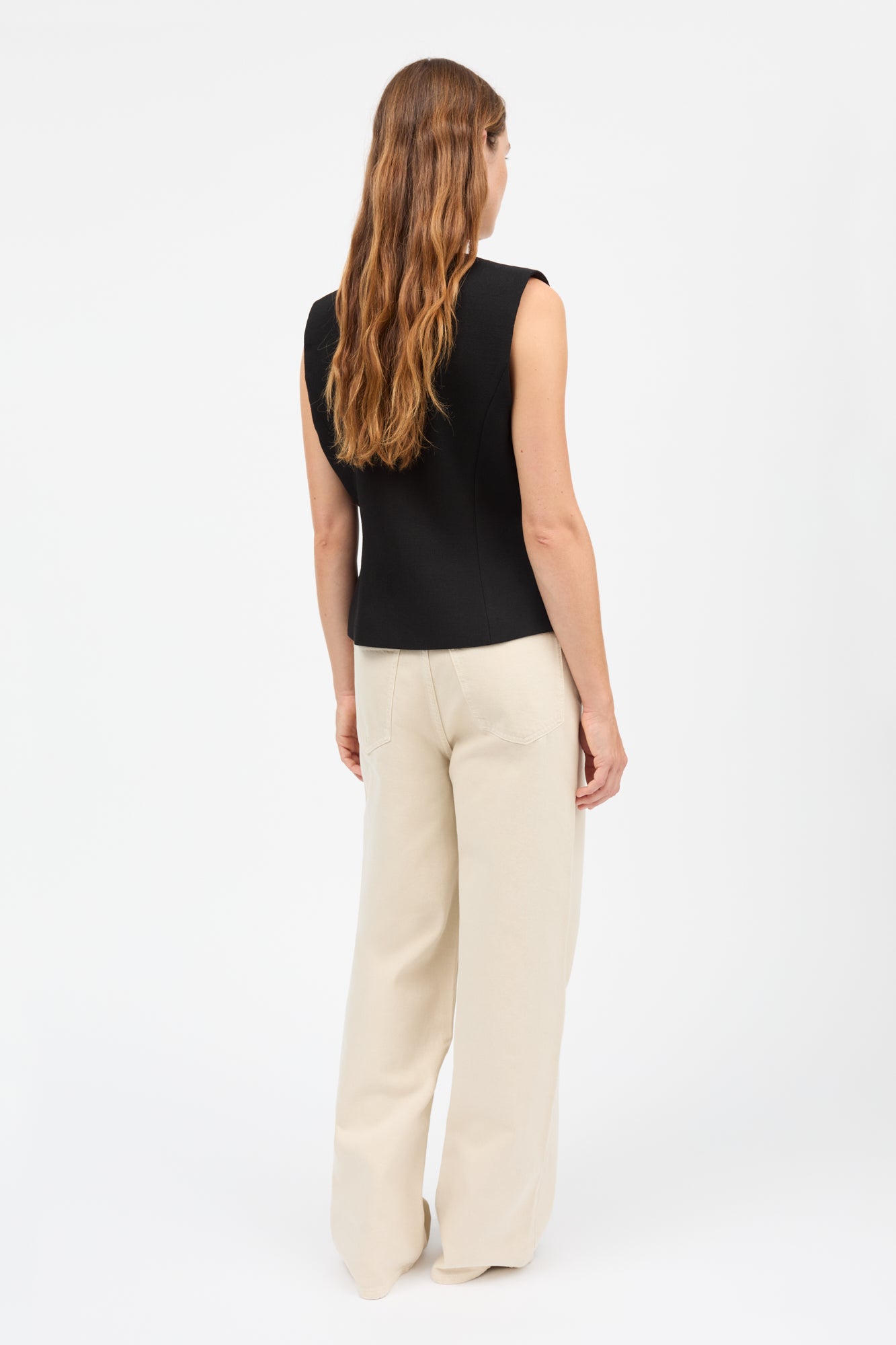 Skall Studio Ari vest Vest Black