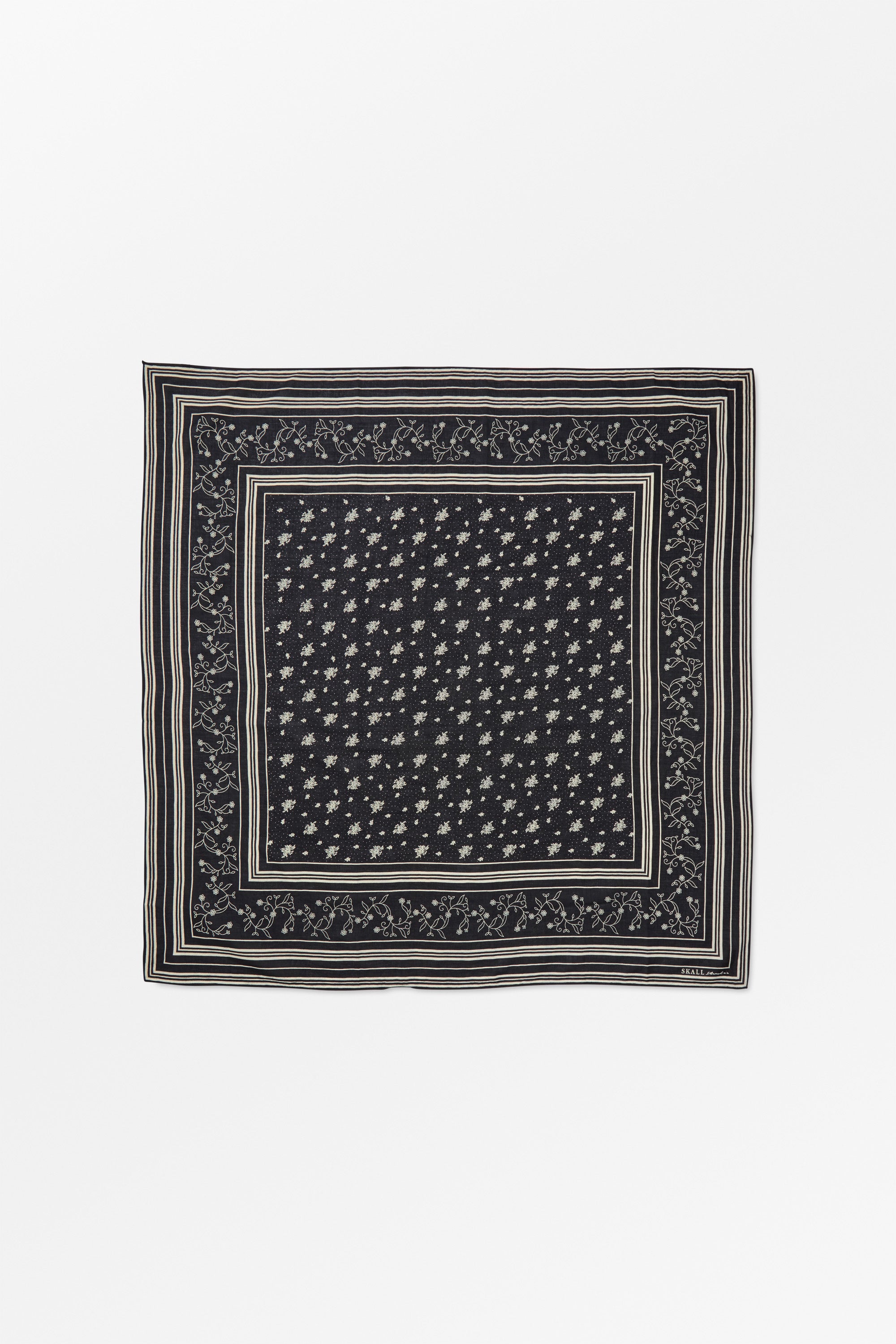 Skall Studio Skall classic scarf 90x90 Scarf Black/Light cream
